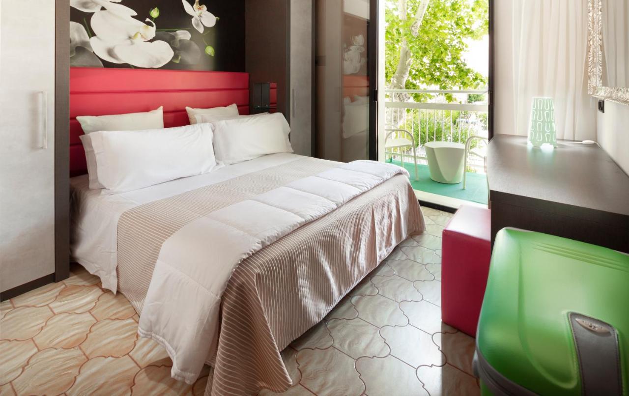 Hotel Castellucci 벨레지아아지마리나 외부 사진