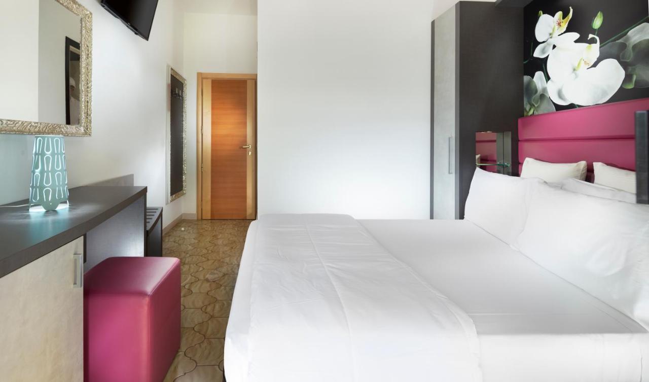 Hotel Castellucci 벨레지아아지마리나 외부 사진