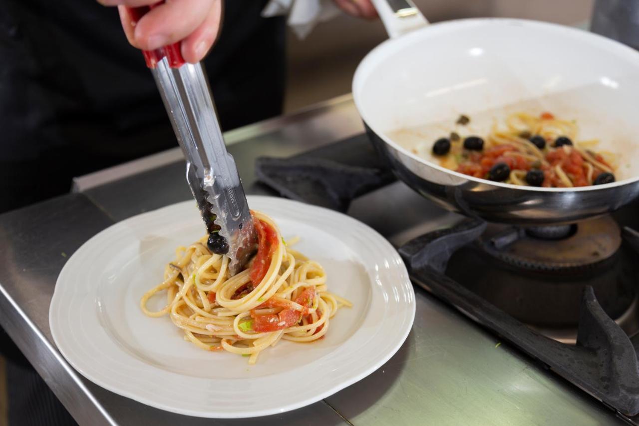 Hotel Castellucci 벨레지아아지마리나 외부 사진