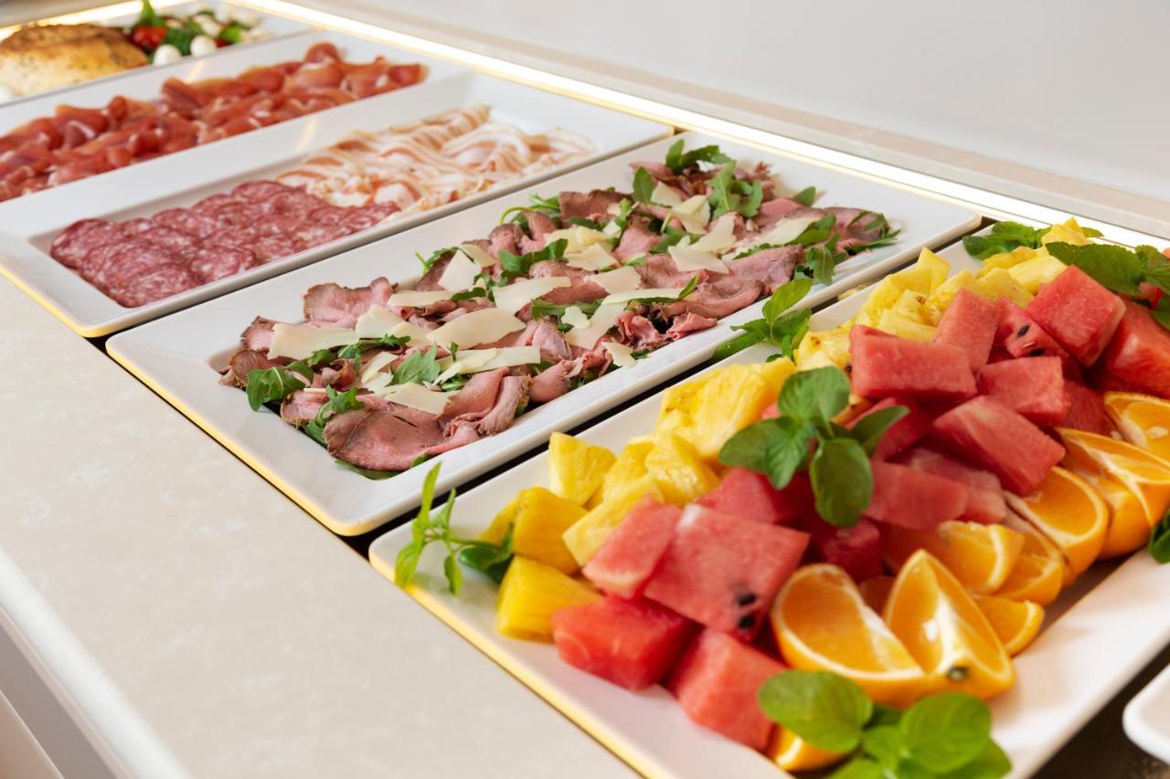 Hotel Castellucci 벨레지아아지마리나 외부 사진