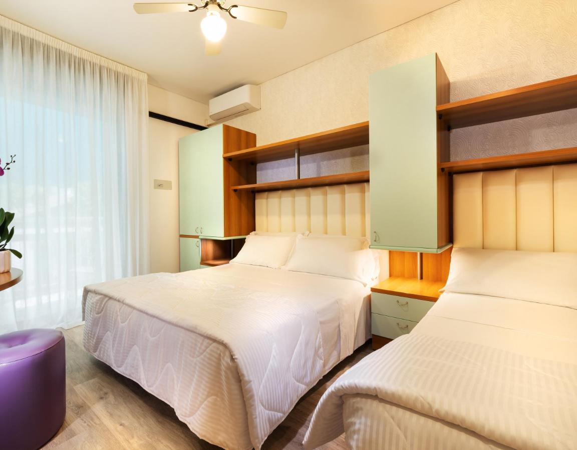 Hotel Castellucci 벨레지아아지마리나 외부 사진
