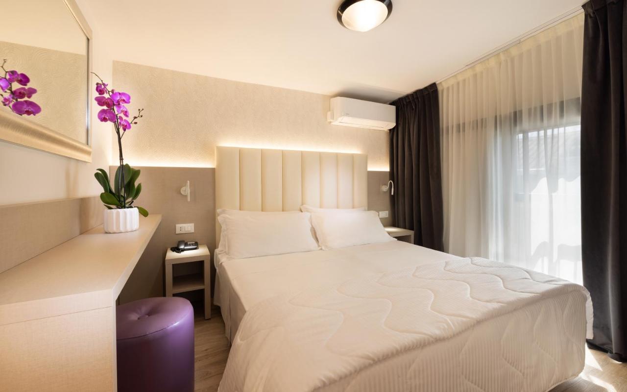 Hotel Castellucci 벨레지아아지마리나 외부 사진
